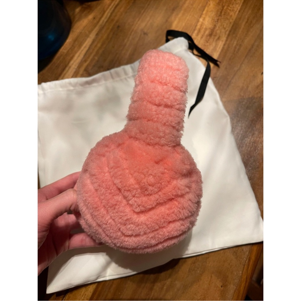 Gucci beige Fuzzy Ear Muffs - Picture 8 of 9